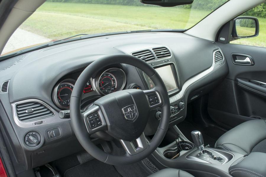 Интерьер Dodge Journey Crossroad 2014 года  (фото 43 из 63)